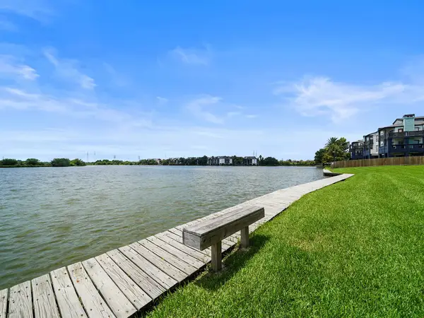 18800 Egret Bay Boulevard #206, Webster, TX 77058