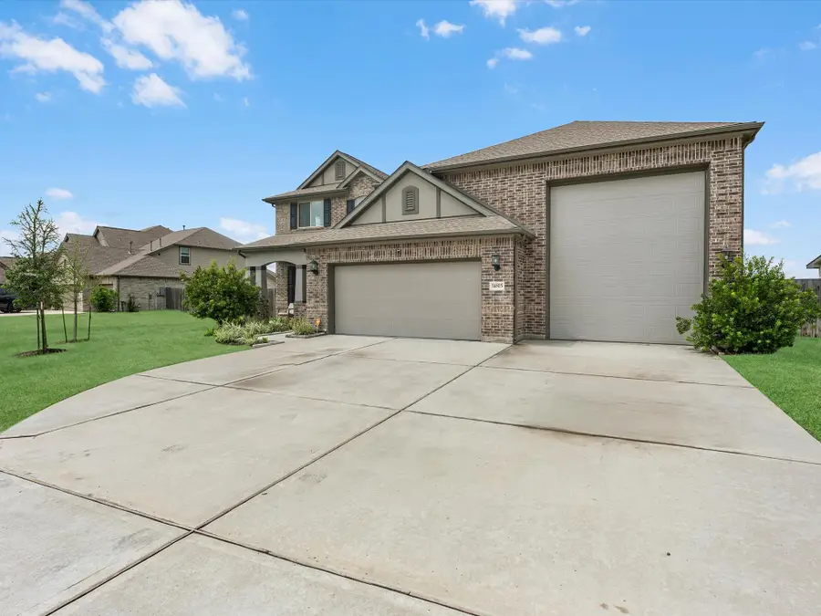 14815 Churchill Downs Avenue, Monterey Belvieu, TX 77523 - #2