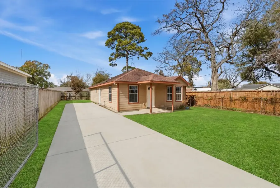 7125 Farnsworth Street, Houston, TX 77022 - Image #2