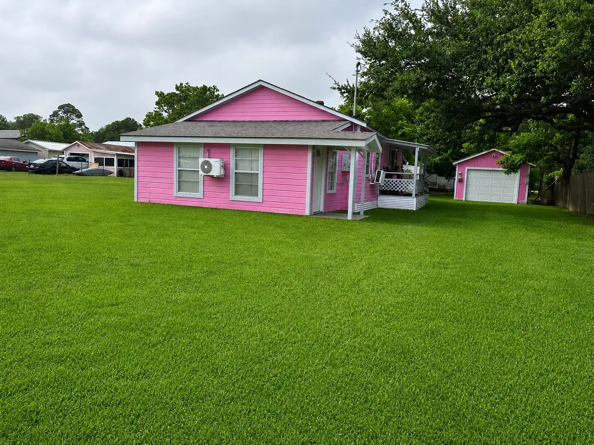 203 Mcneir Street, Anahuac, TX 77514 - #1