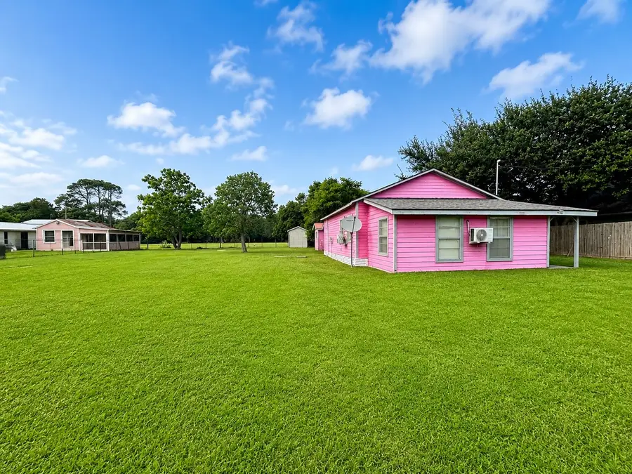203 Mcneir Street, Anahuac, TX 77514 - #2