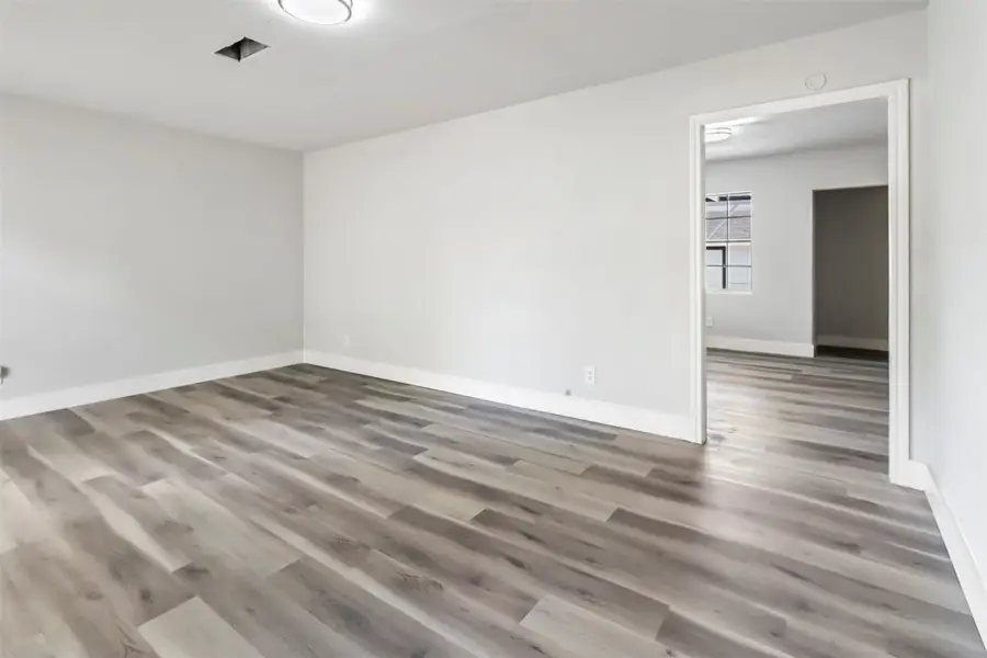521 E Hunnicutt Street, Baytown, TX 77520 - #3