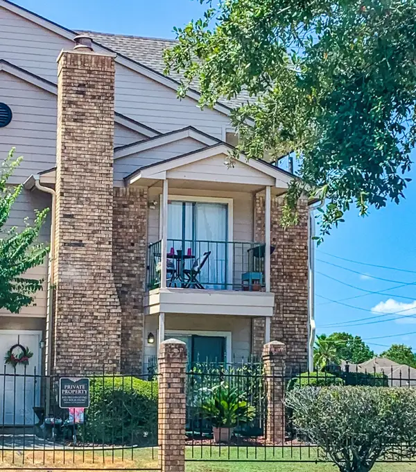 3770 Lovers Wood Lane #1001, Houston, TX 77014