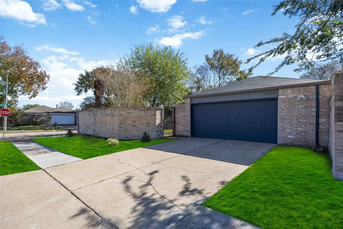 16103 Grassy Creek Drive, Houston, TX 77082 - Image #1