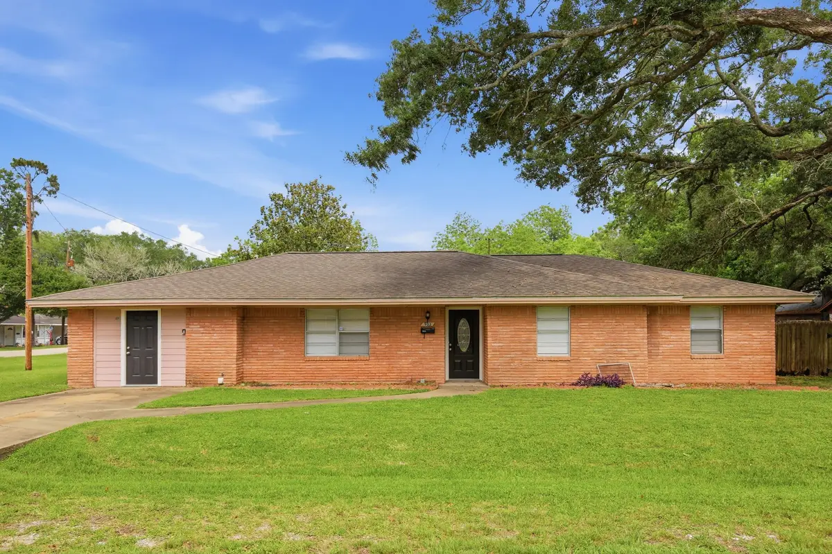 903 S Dula Street, Alvin, TX 77511 - #1