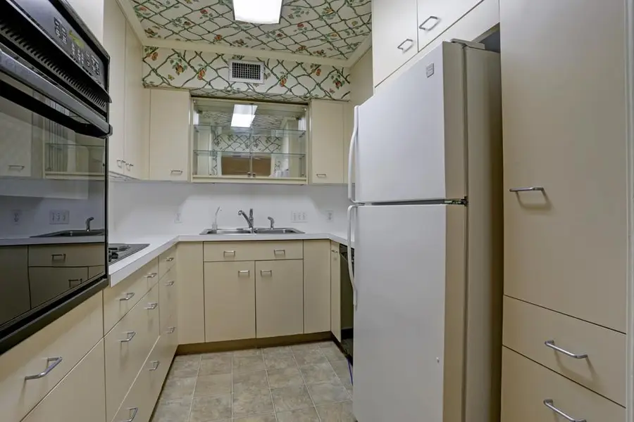 2600 Bellefontaine Street #B18, Houston, TX 77025 - Image #3