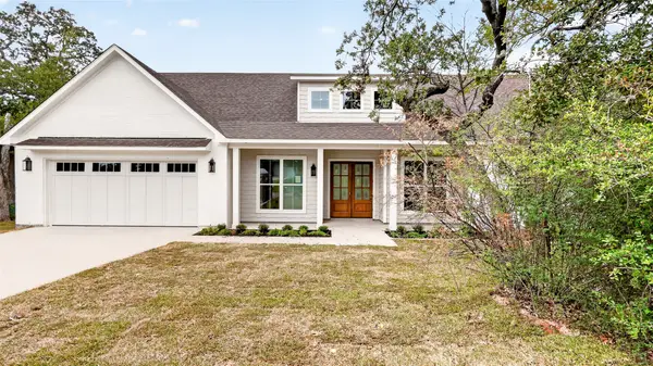 212 Greenway Drive, Bryan, TX 77801