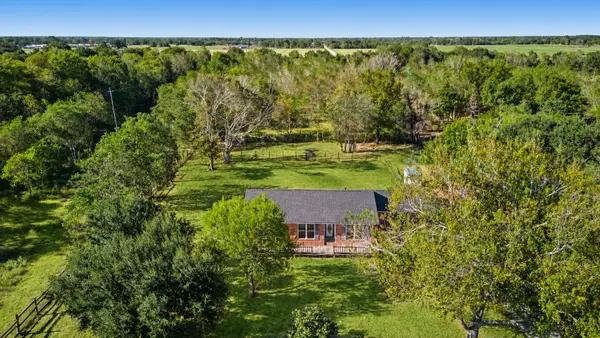 5502 Wickwillow Lane, Alvin, TX 77511