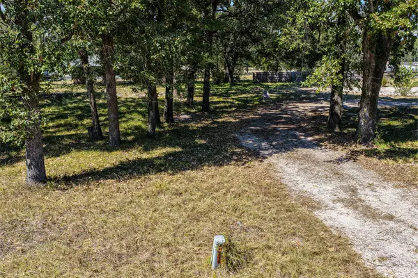 15 Creek Point, Huntsville, TX 77320