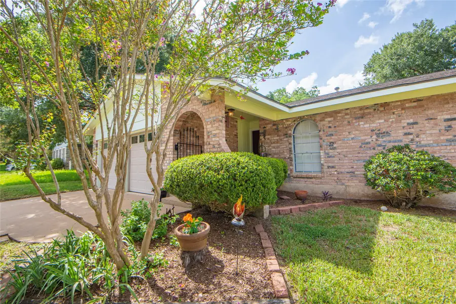 1003 Lawndale Avenue, Brenham, TX 77833 - #3