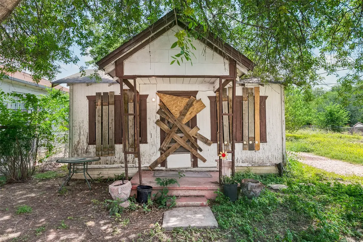 904 S San Joaquin Avenue, San Antonio, TX 78237 - #1