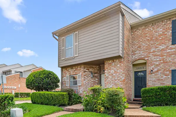 1021 Fountain View Drive, Houston, TX 77057