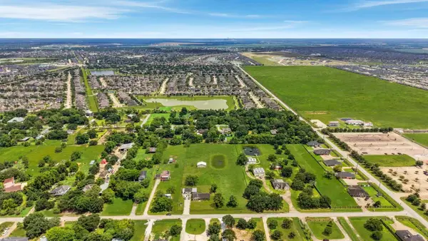 5075 Road 5913, Cleveland, TX 77327