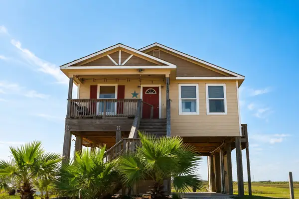 1110 Militia Dr, Surfside Beach, TX 77541