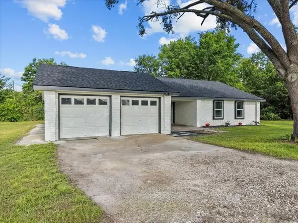 211 Avenue I, Alvin, TX 77511