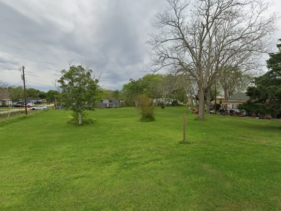 1008 Avenue A, Markham, TX 77456 - #2