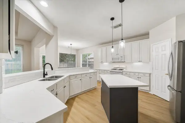 515 Deer Hollow Drive, Sugar Land, TX 77479