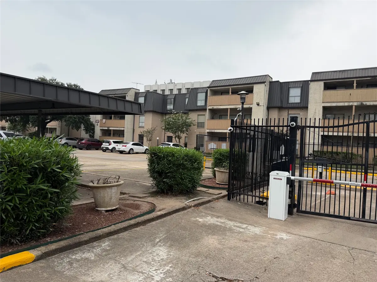 8521 Hearth Dr #3, Houston, TX 77054 - #1