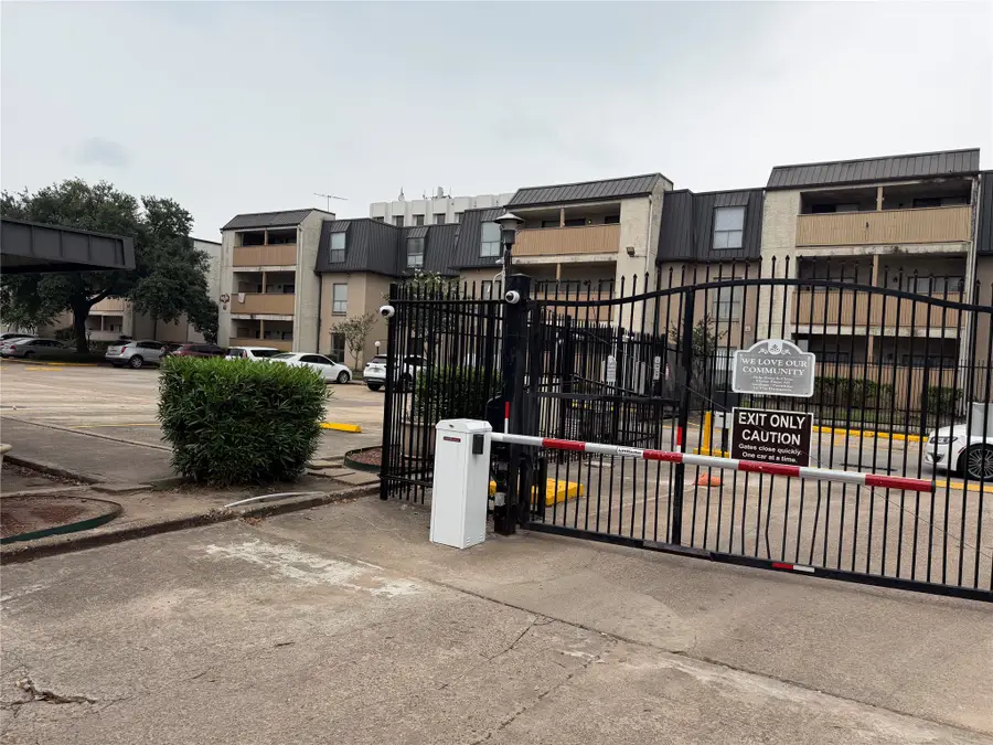 8521 Hearth Dr #3, Houston, TX 77054 - #2