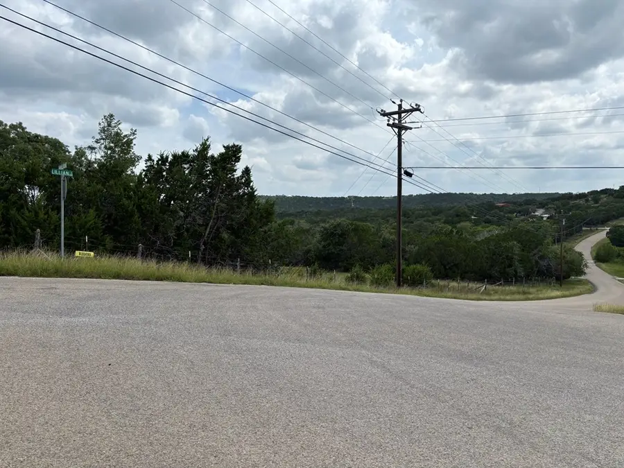 104 Lillian Drive S, Kerrville, TX 78028 - #2