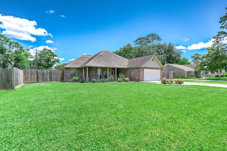 69 Briar Oak Court, Alvin, TX 77511 - #2