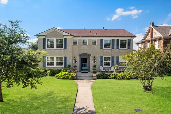 36 Cedar Lawn Circle, Galveston, TX 77551