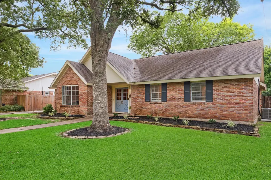 18407 Point Lookout Drive, Houston, TX 77058 - Image #2