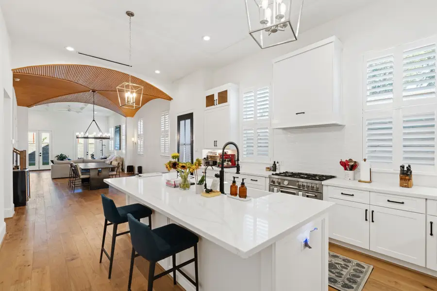 531 W 27th Street, Houston, TX 77008 - Image #2