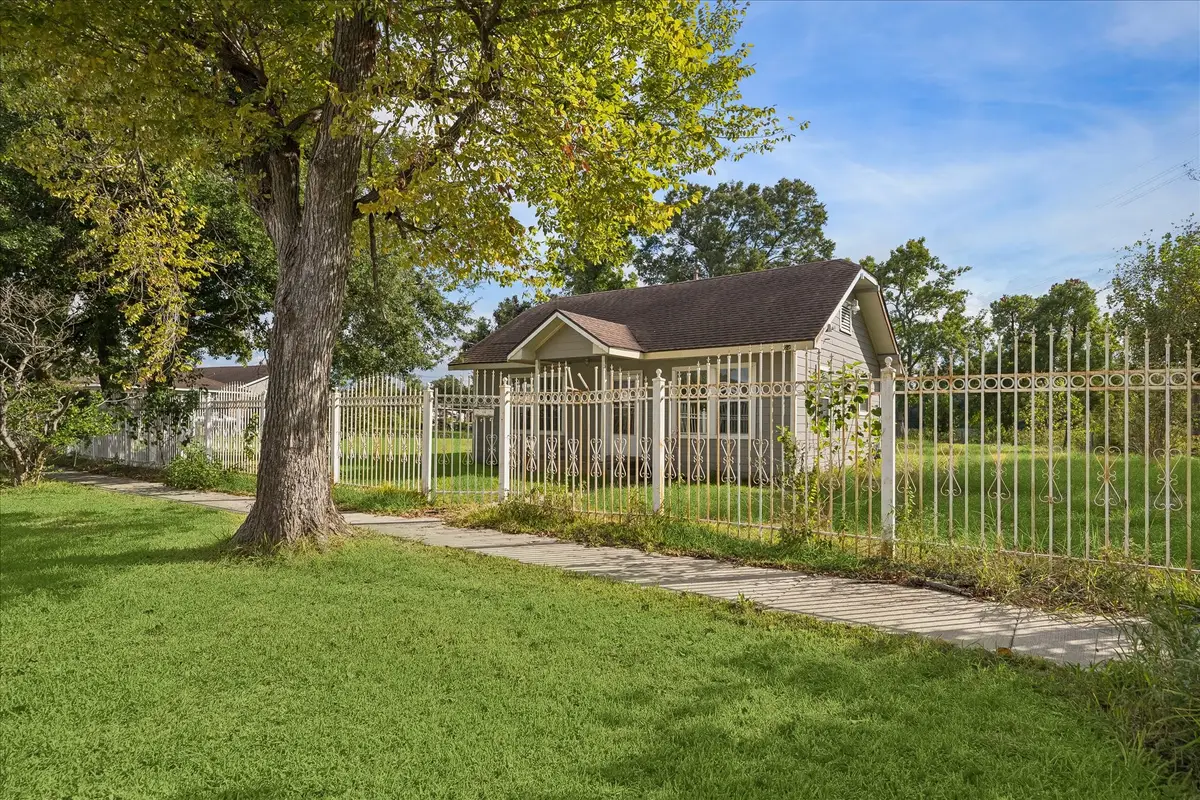 7912 Brays Street, Houston, TX 77012 - #1