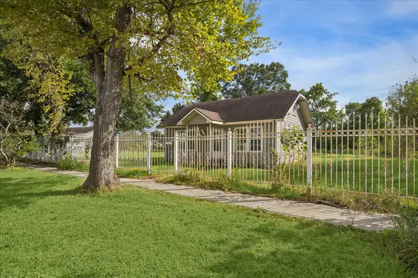 7912 Brays Street, Houston, TX 77012