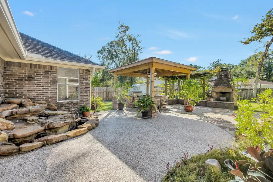 26107 Maplewood Drive, Spring, TX 77386 - Image #2