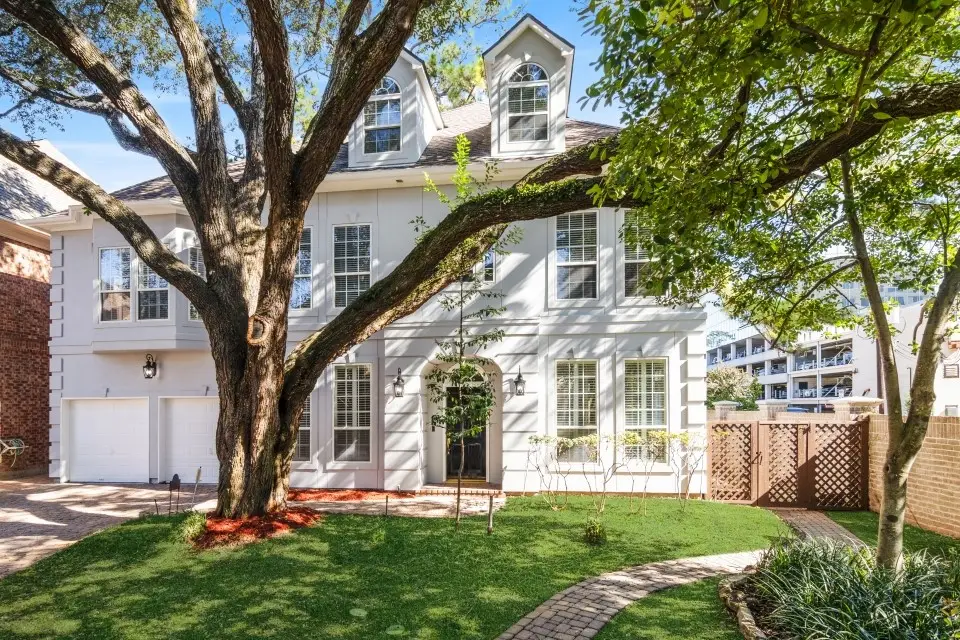 14 Pinewold Court, Houston, TX 77056 - Image #1