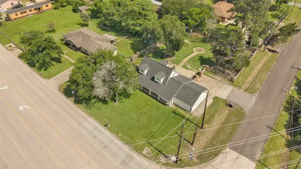 1500 Massey Tompkins Road, Baytown, TX 77521