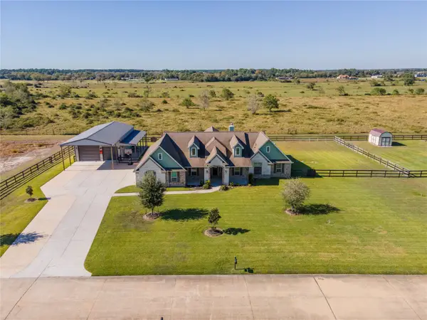 7020 Bayou Trail Drive, Alvin, TX 77577