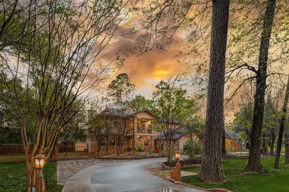 511 Chateau Woods Parkway Drive, Conroe, TX 77385 - #1