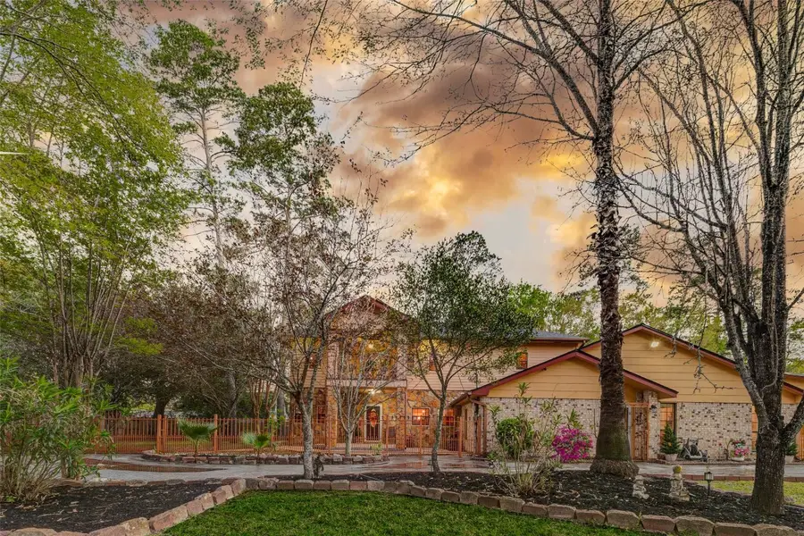 511 Chateau Woods Parkway Drive, Conroe, TX 77385 - #2