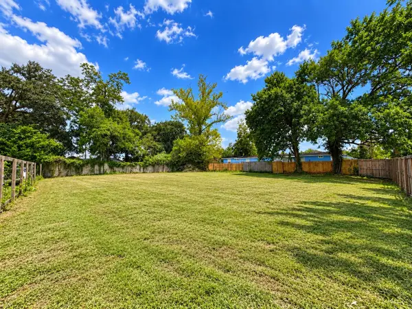 608 Ester Street, Dayton, TX 77535