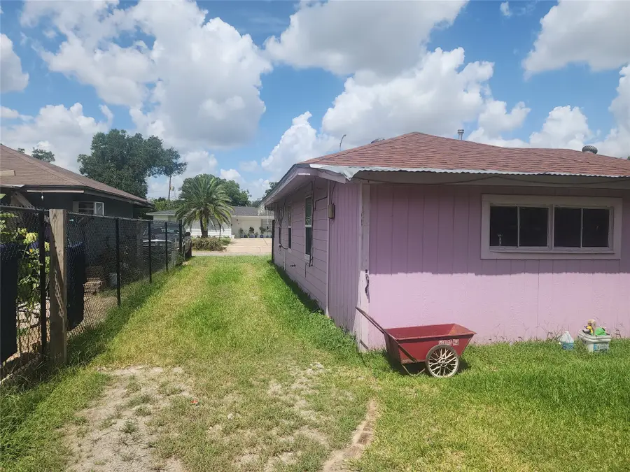937 Vivian Avenue, Pasadena, TX 77506 - #2