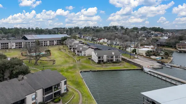 203 Lakeview Terrace #B, Montgomery, TX 77356