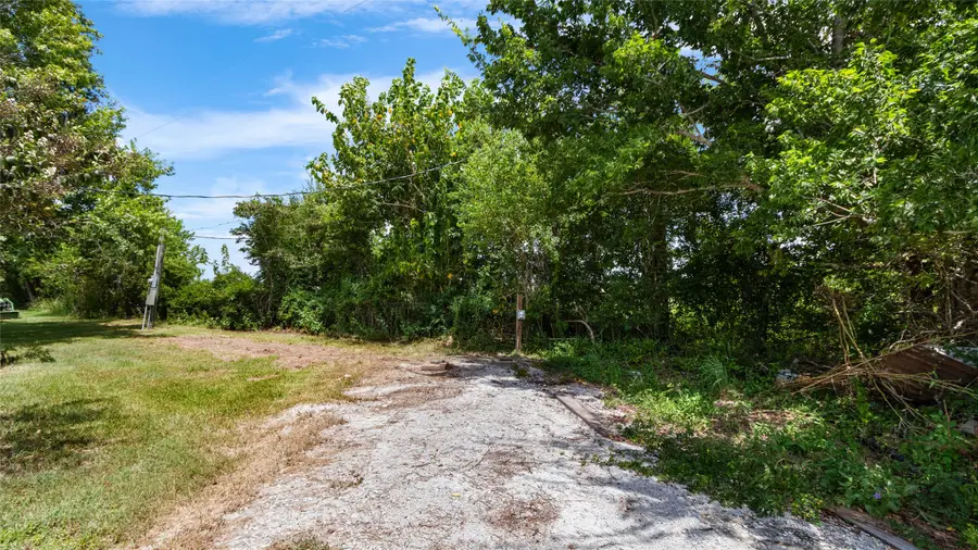 2422 Minks Road, Wallis, TX 77485 - #3
