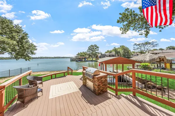 764 Lake View Drive, Montgomery, TX 77356