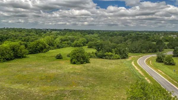 1-2 Creekview Trail, Brenham, TX 77833