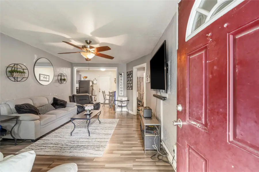 910 W 6th Street, Freeport, TX 77541 - #2