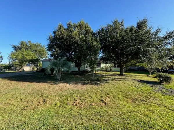 2035 Stone Trace Drive, Rosharon, TX 77583