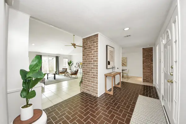 14211 Hillvale Drive, Houston, TX 77077