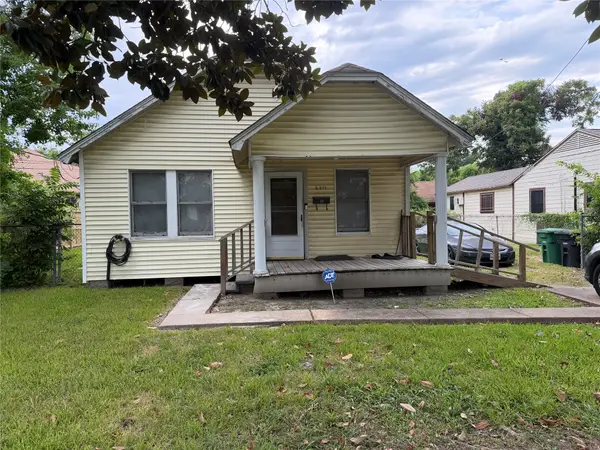 6211 Los Angeles Street, Houston, TX 77026