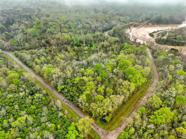 10211 S Essex Drive, Conroe, TX 77302