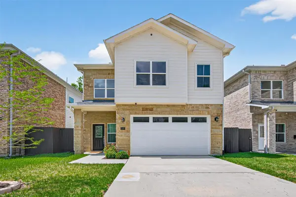 2207 Silverbonnet Street, Houston, TX 77055