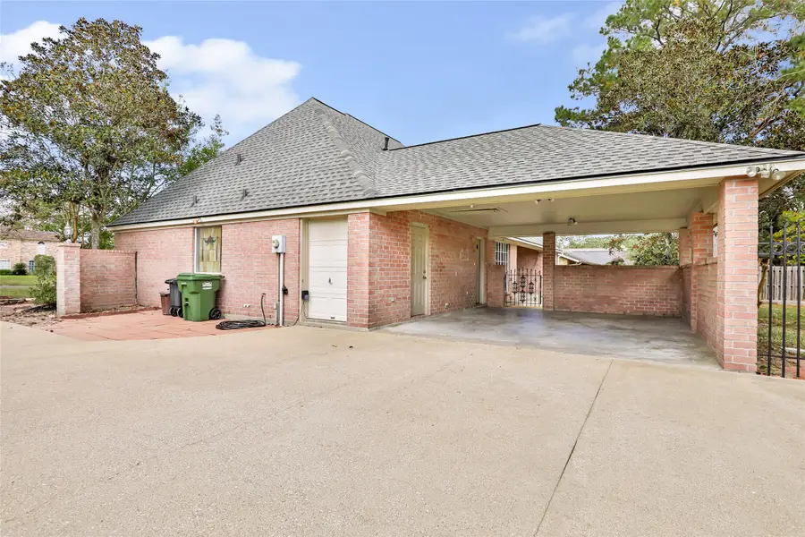 6008 Lakeside Drive, Liberty, TX 77575 - Image #2