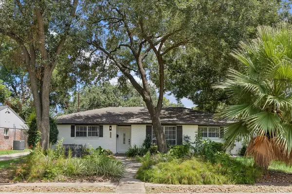 10618 Wickersham Lane, Houston, TX 77042